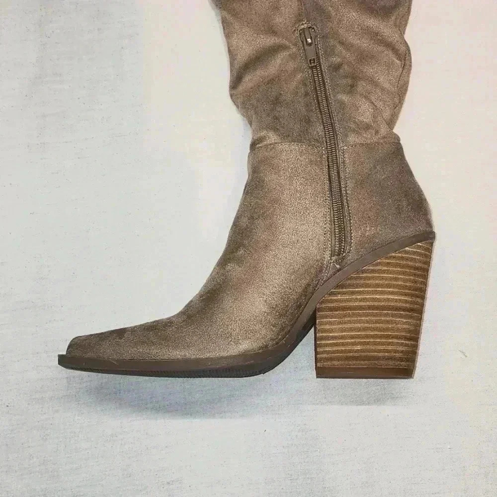 Charles By Charles David Boots Size 6 Color Tan. - image 3